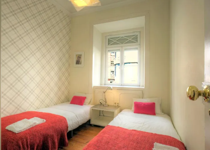 Fuer 19 Personen Und 1 Kind In By Interhome Apartment Lissabon