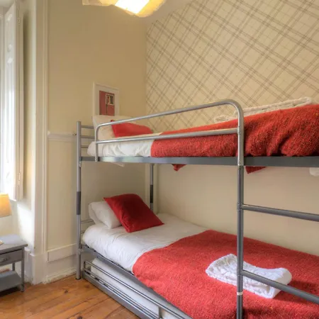 Fuer 19 Personen Und 1 Kind In By Interhome * Lisboa