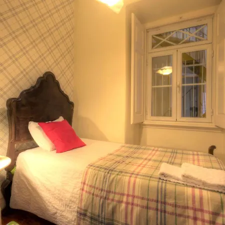 Fuer 19 Personen Und 1 Kind In By Interhome