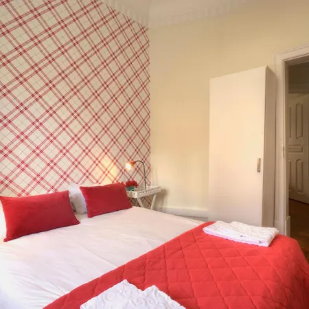 Fuer 19 Personen Und 1 Kind In By Interhome