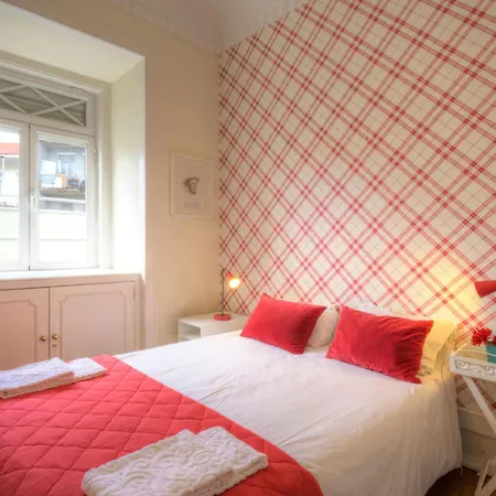 Fuer 19 Personen Und 1 Kind In By Interhome * Lisboa